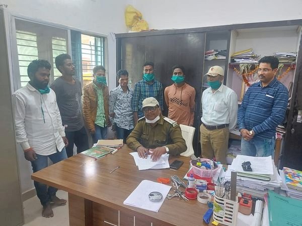 बाघ की खाल के साथ 8 गिरफ्तार, पकड़े गए आरोपियों में पुलिसकर्मी और स्वास्थ्यकर्मी शामिल
