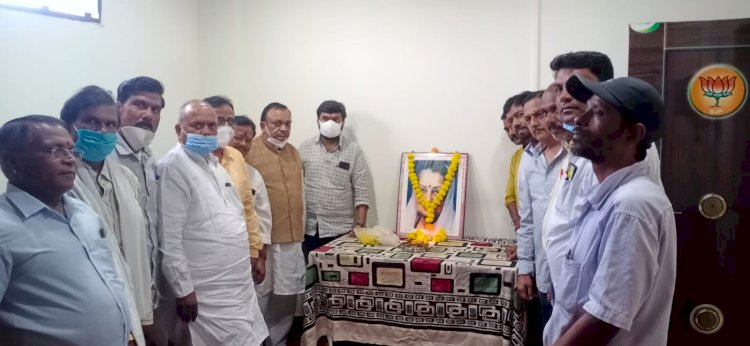 राजमाता विजयाराजे सिंधिया की जयंती पर भाजपा नेताओं ने दी श्रद्धांजलि